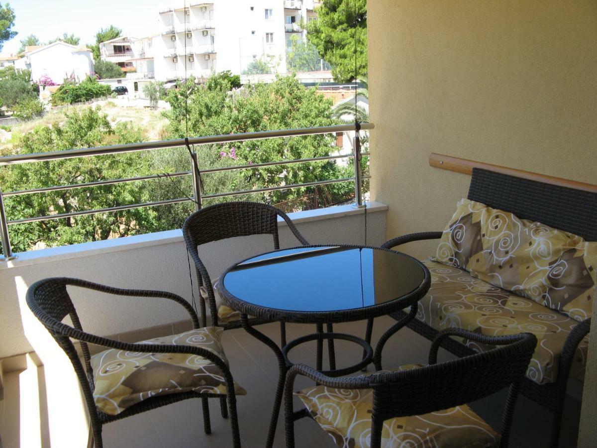 Apartments Otok 2 Trogir Exterior foto