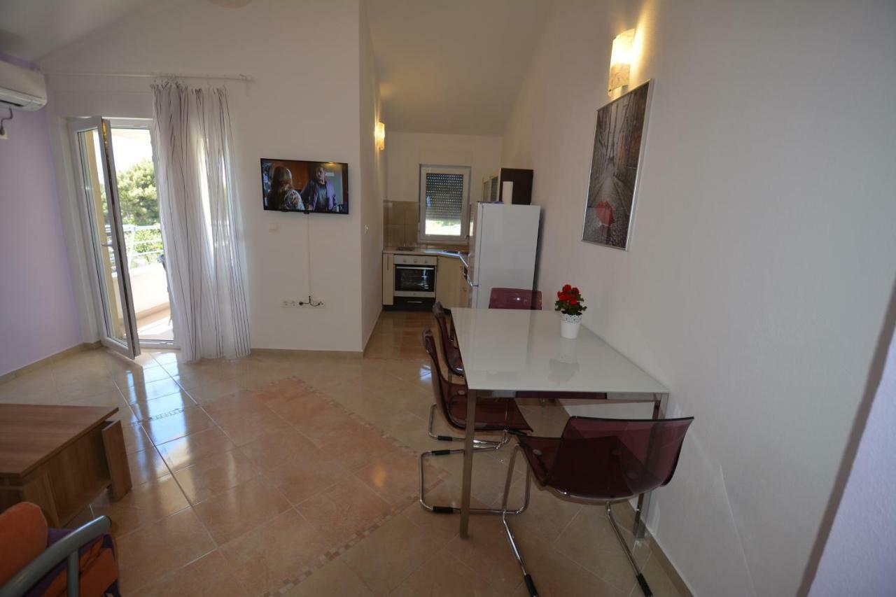 Apartments Otok 2 Trogir Exterior foto