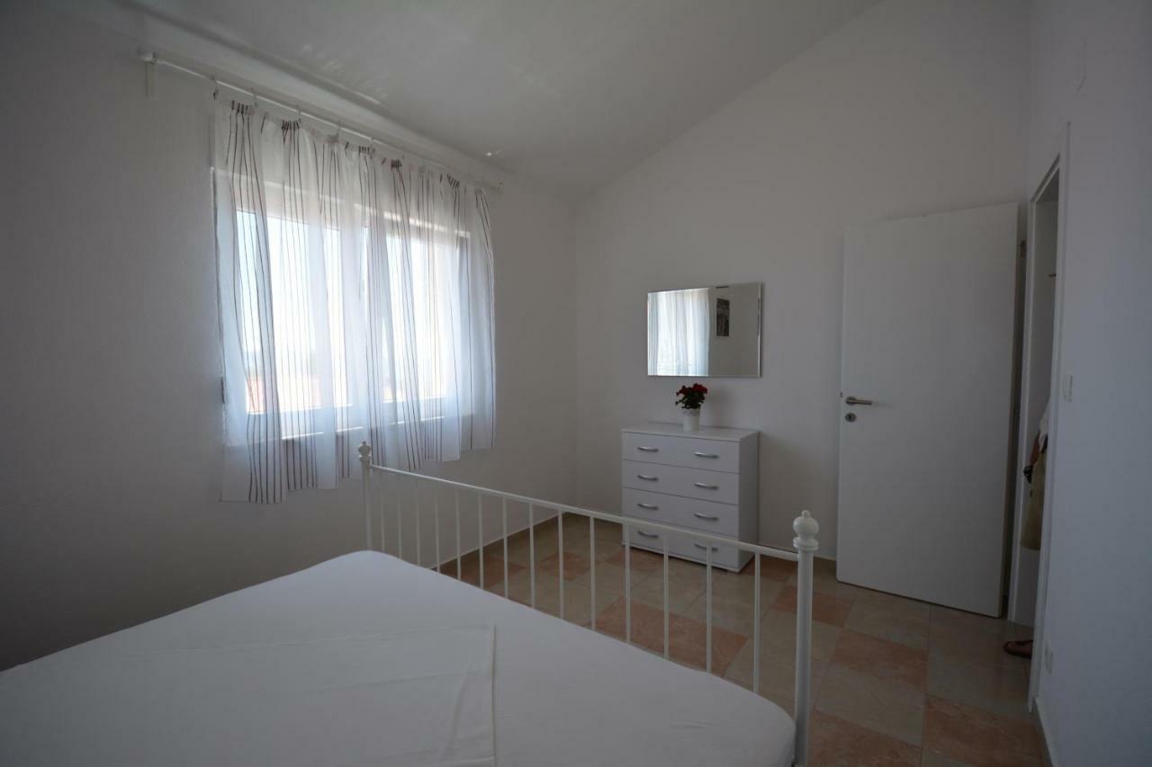 Apartments Otok 2 Trogir Exterior foto