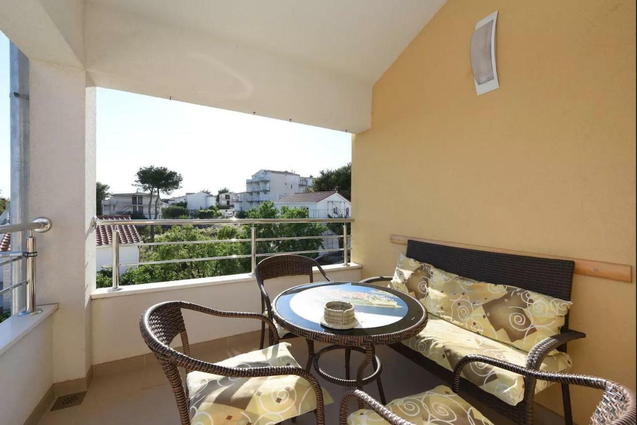 Apartments Otok 2 Trogir Exterior foto